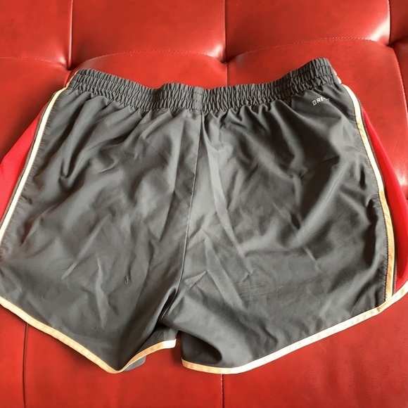 Nike Small Shorts - Picture 5 of 6